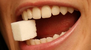trồng răng cấm có đau không